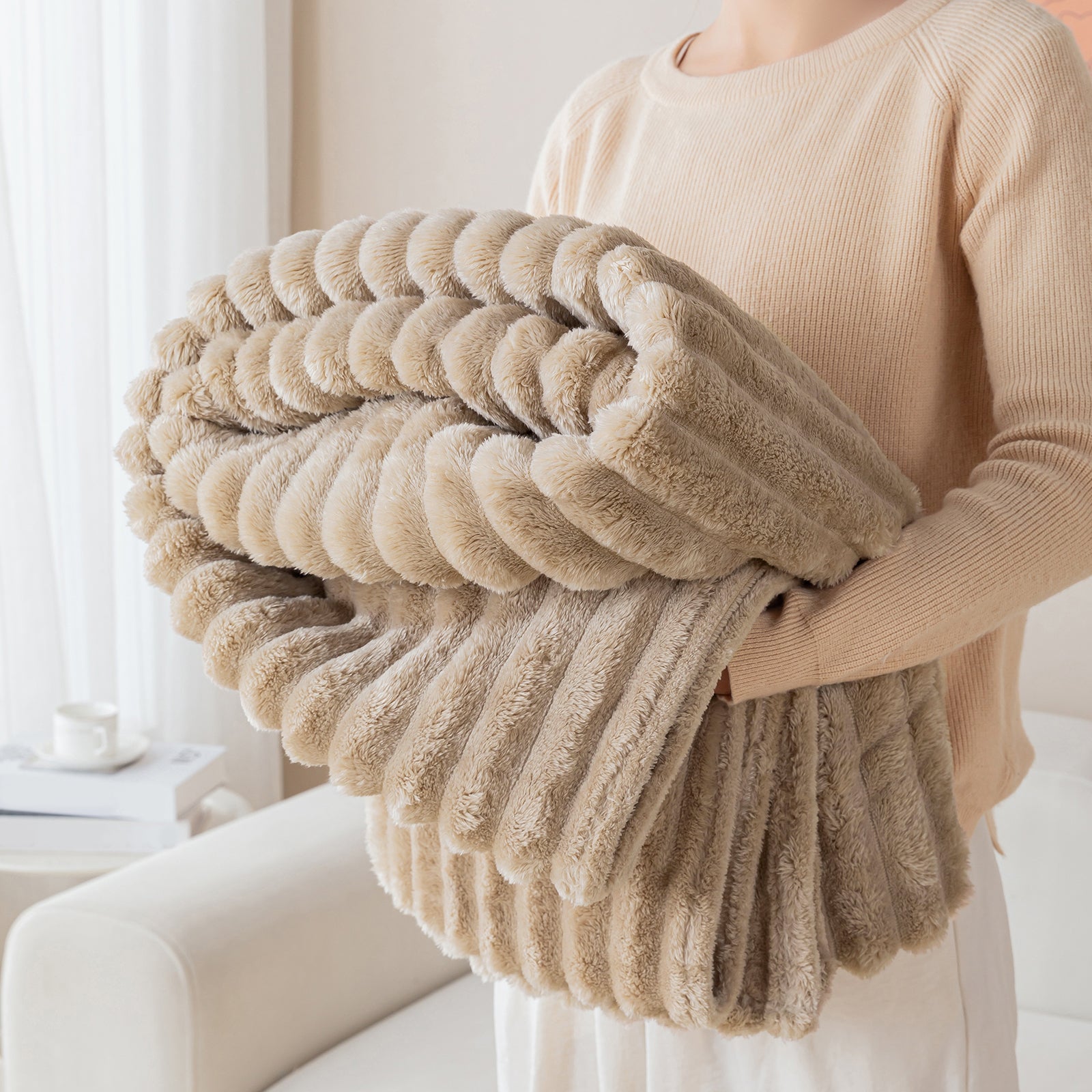 Lumé Throw Blanket